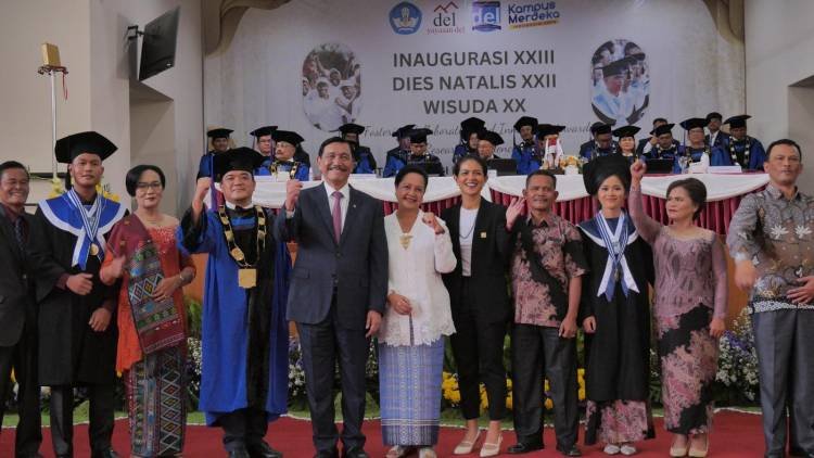 Menko Bidang Perekonomian Hadiri Wisuda IT Del