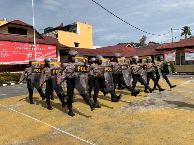 Personel Satsamapta Polres Pematangsiantar Latihan Kemampuan Dalmas