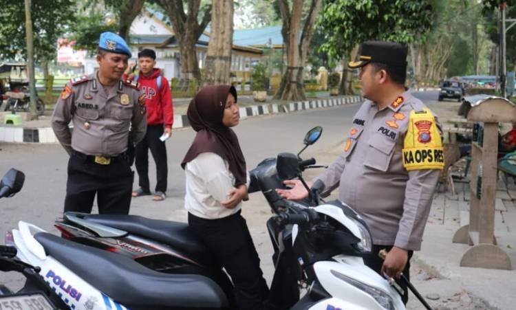 Pastikan Personel Bersikap Humanis, Kapolres Langkat Sidak Pelaksanaan Ops Zebra Toba