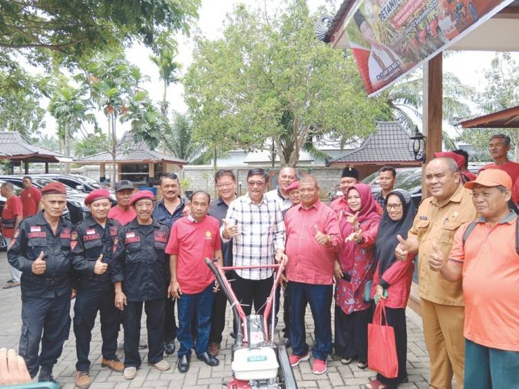 Djarot Berharap Bantuan Alat Mesin Pertanian Dapat Menambah Penghasilan