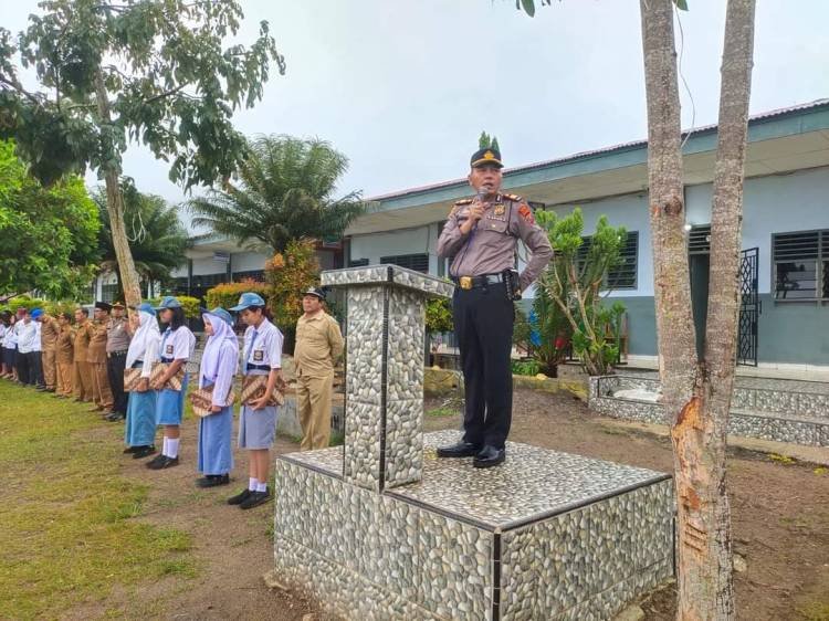 Kapolsek Mardingding Himbau Siswa SMAN 1 Lau Baleng Agar Bijak di Era Digitalisasi