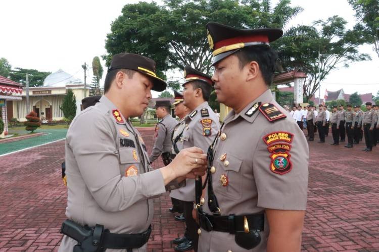 Kapolres Simalungun Pimpin Sertijab Kabag Ops dan Kasat Reskrim