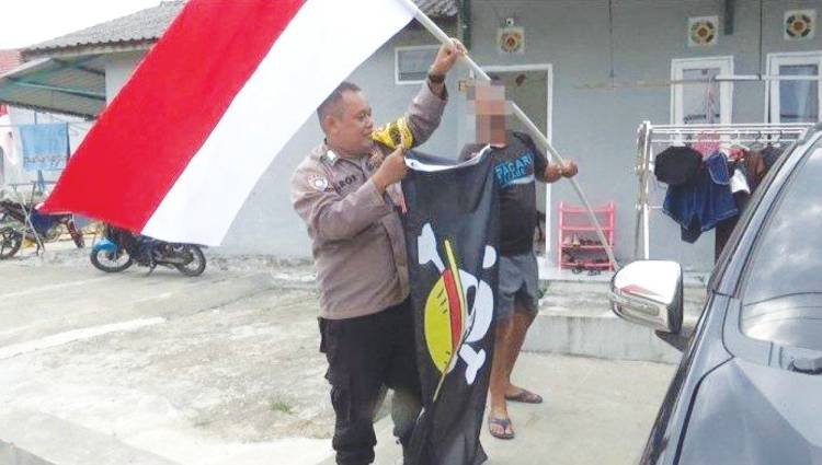 Viral Warga Samarinda Pasang Bendera Merah Putih Bareng Tengkorak One Piece