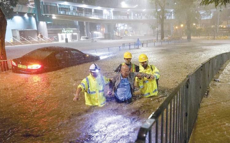 Hong Kong Lumpuh Dihantam Banjir Bandang