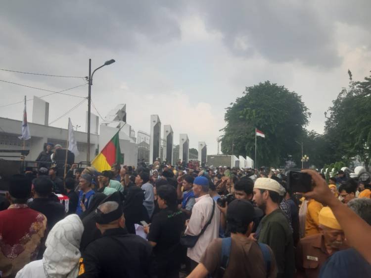 Solidaritas Rempang Galang Unjuk Rasa di Depan Taman Makam Pahlawan Medan, Ini Tuntutannya