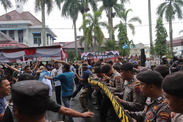 Sukseskan Pemilu 2024, Polres Pematang Siantar Gelar Simulasi Sispam Kota