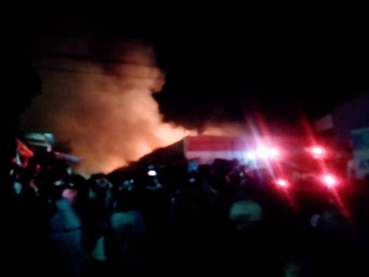 Grosir Terbesar di Kelurahan Tangkahan Terbakar