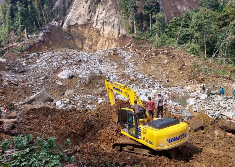 Evakuasi Korban Longsor Dolok Simarsolpah Berlanjut, 2 Alat Berat dan Anjing Pelacak Diturunkan