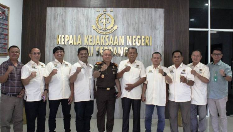 Jabat Aspidsus Kejati Sulsel, Dr Jabal Nur Pamitan kepada PWI Deliserdang
