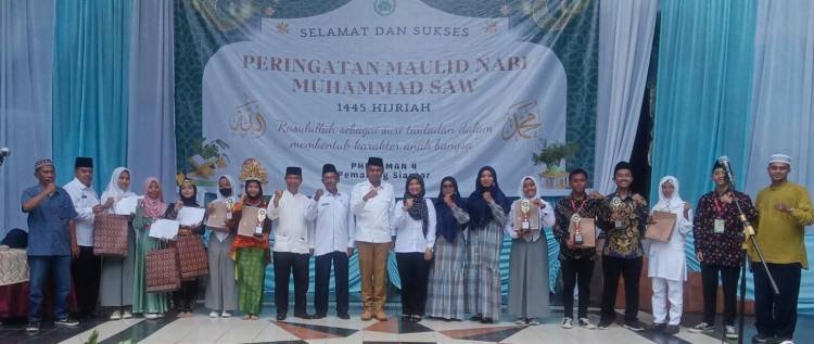 PHBI SMAN 4 Pematangsiantar Peringati Maulid Nabi Muhammad SAW 1445