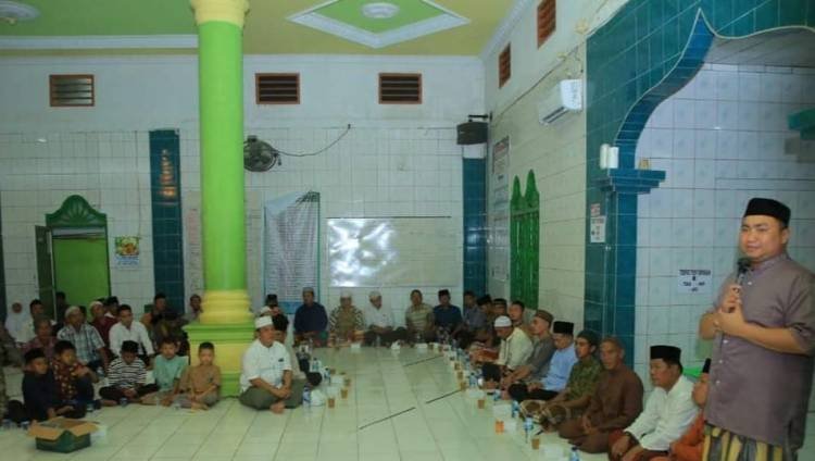 Bupati Labura Salat Subuh Berjemaah di Desa Sukarame