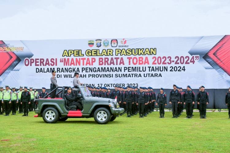 Kapolda Sumut Pimpin Apel Gelar Pasukan Operasi Mantap Brata 2023-2024