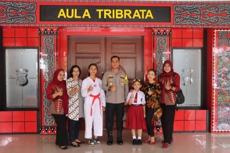 Berprestasi, 12 Anak Personel Polres Pelabuhan Belawan Terima Beasiswa