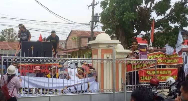 Warga Desa Bingkawan dan Rambung Baru-Sibolangit Unjukrasa ke PN Lubukpakam Tolak Eksekusi