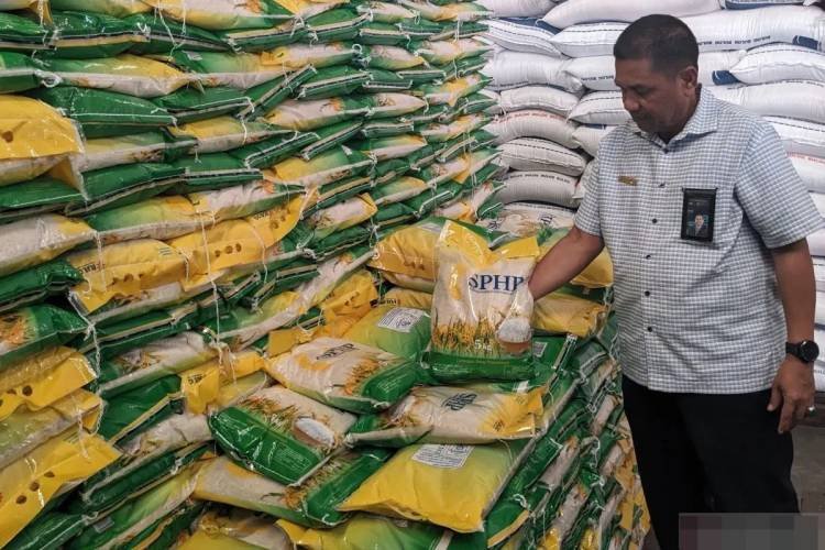 Pinwil Bulog Sumut dan Jajarannya Demo Masak Beras dan Nikmati Bersama Berasnya Aman