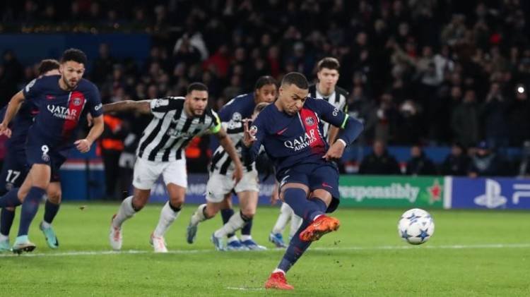 PSG Tahan Newcastle, Gol Penalti Menit Akhir Mbappe Jadi Penyelamat