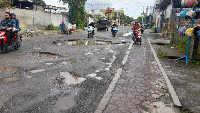 Sejumlah Jalan Rusak di Pematangsiantar Perlu Perhatian Pemerintah