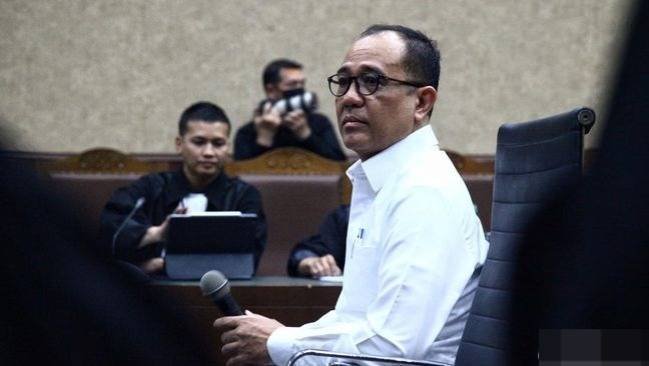 Rafael Alun Klaim Ibunya Punya Banyak Emas Batangan-Kakeknya Bangun Lanud