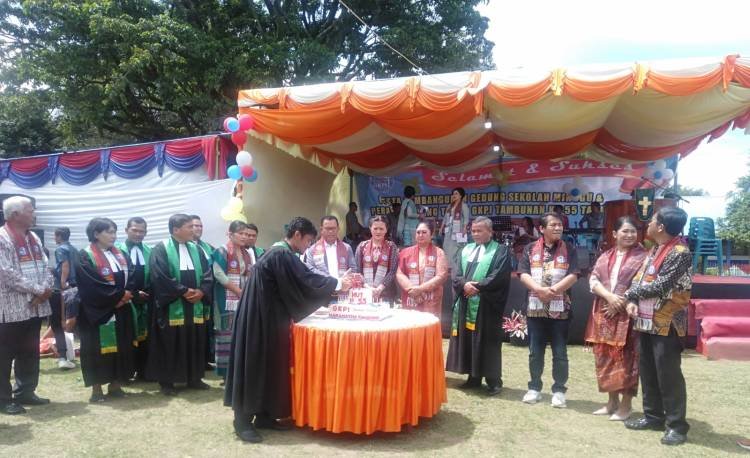 Pesta Pembangunan Gedung SM dan HUT ke- 55 GKPI Maranata Tambunan Penuh Sukacita