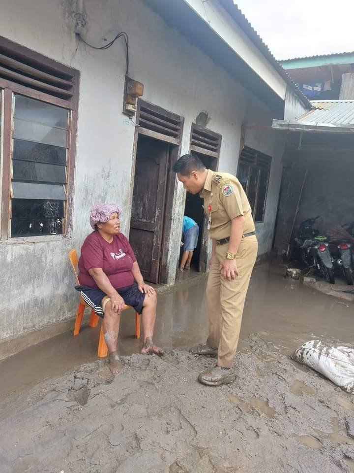 Sungai Aek Silang Baktiraja Meluap, Ratusan Rumah dan Lahan Pertanian Direndam Banjir