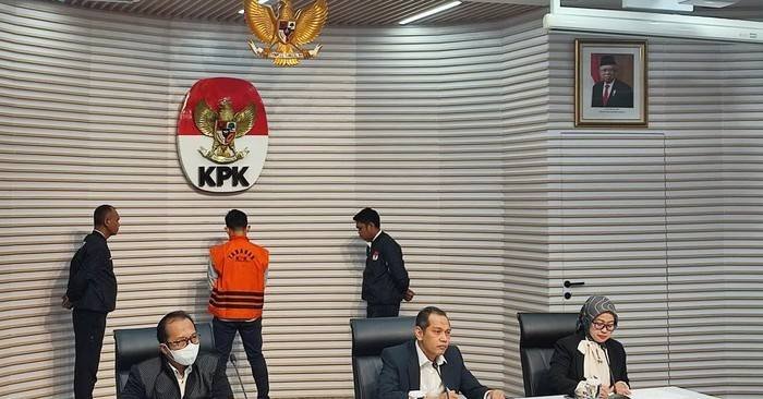 KPK Tahan 1 Tersangka Baru Kasus Suap Proyek Jalur Kereta Api