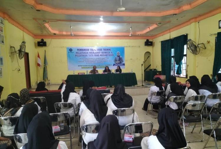 IPPNU Gelar Pelatihan Menjahit dan Tata Rias di Tanjungbalai