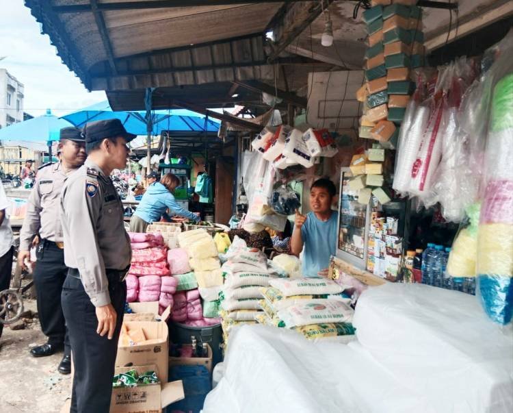 Pantau Sembako, Polsek Siantar Utara Patroli ke Pasar