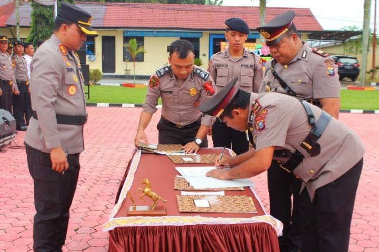 Kapolres Toba Lantik Iptu Jonlister Siahaan Sebagai Kasat Intelkam