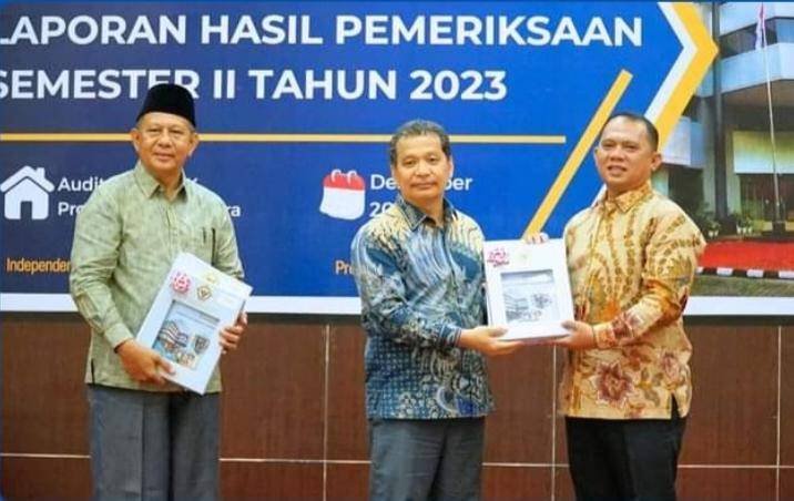 Bupati Labuhanbatu dan Pimpinan DPRD Terima LHP Semester II 2023 dari BPK