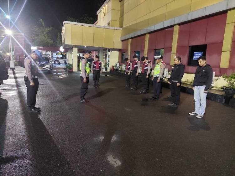 Sat Lantas Patroli Malam Hari di Kantor KPU Sibolga