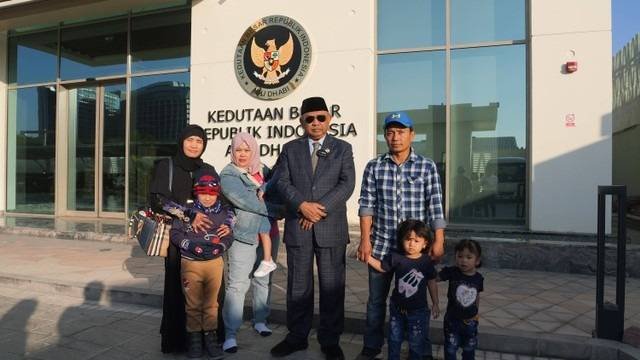 KBRI Abu Dhabi Pulangkan 7 WNI, Terdiri dari Orang Tua dan Anak