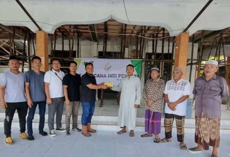 PT KIP Serahkan Bantuan CSR ke Musala Nurul Iman Aekmarbatu Labura