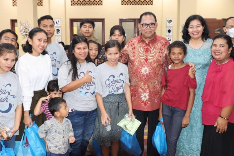 Ketua DPRD SU Rayakan HUT ke-64 Bersama Anak Panti Asuhan Gelora Kasih GBKP Sukamakmur