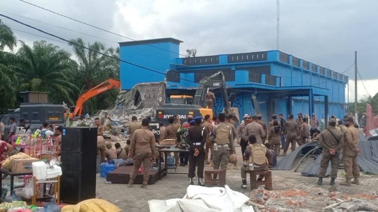 Bangunan Diskotik Key Garden Dihancurkan