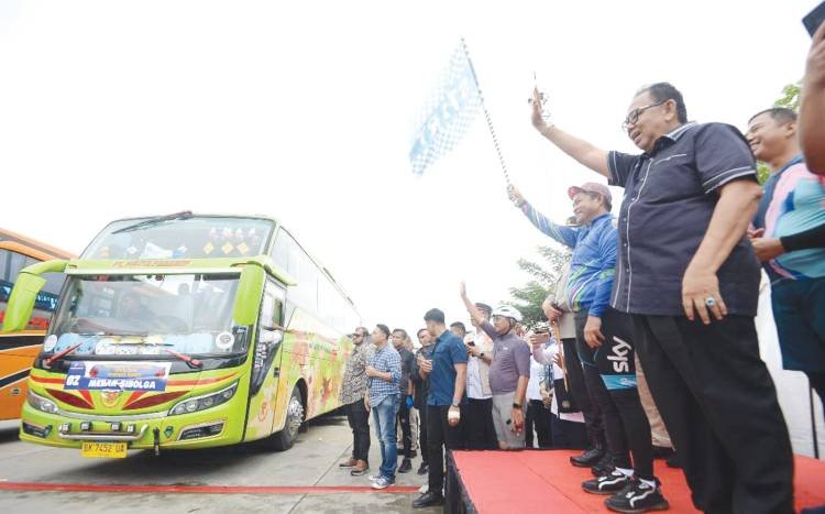 Bersama Forkopimda, Pj Gubernur Sumut Lepas 1.200 Peserta Mudik Gratis Natal dan Tahun Baru