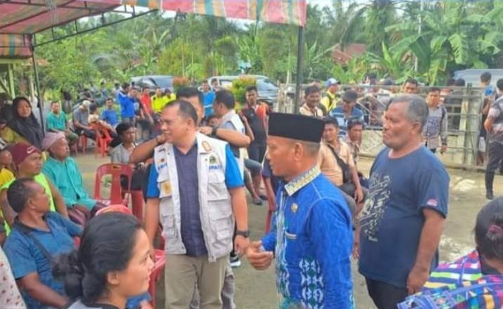 Bupati Labuhanbatu Temui Ribuan Warga Korban Banjir di Panai Tengah dan Bilah Hilir