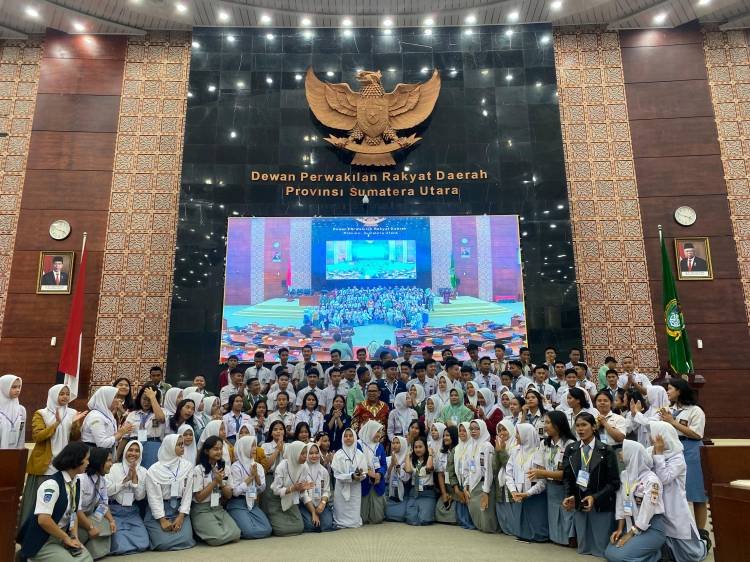 Ratusan Pelajar SMA di Sumut  Ikuti "Parlemen Pelajar Batch III" di DPRD SU