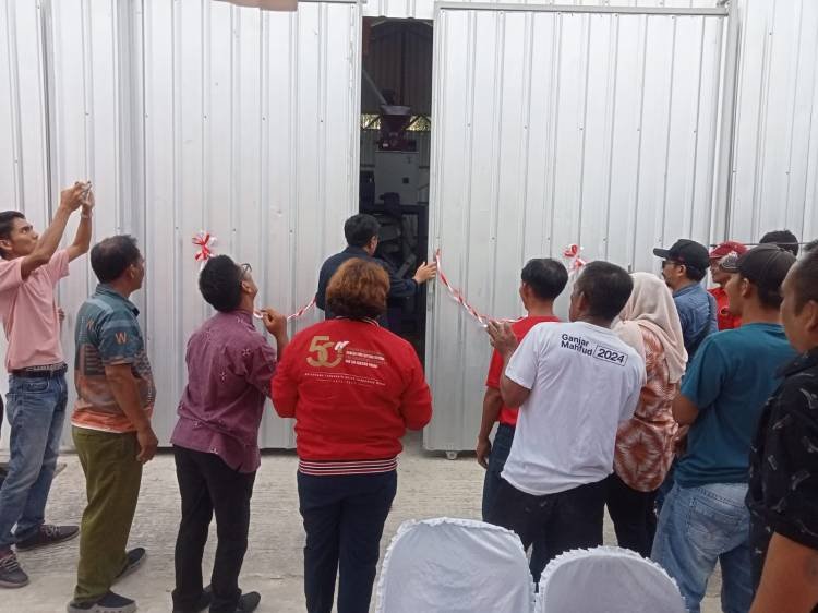 Djarot Saiful Hidayat Bersama Purnama Sihombing Resmikan Kilang Padi di Desa Rawang Panca Arga