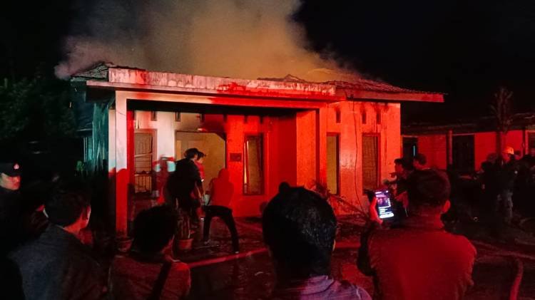 Satu Unit Rumah di Siborongborong Ludes Terbakar