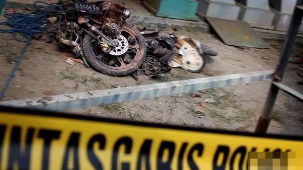 Satria Tewas Digilas Truk di Medan Labuhan
