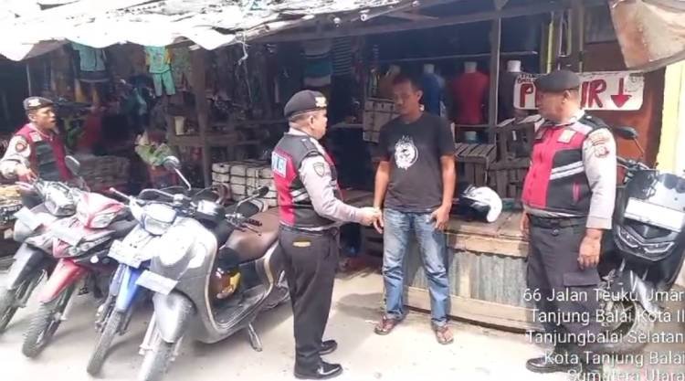 Gelar Patroli, Personel Satsamapta Polres Tanjungbalai Sambangi Pengelola Parkir