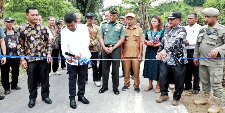 Jalan Penghubung Siboras-Saribujandi Simalungun Diresmikan