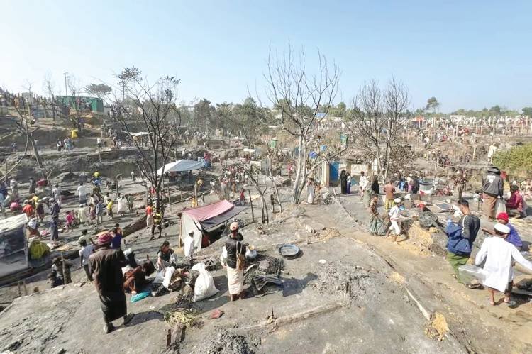 Kamp Pengungsi Rohingya Diduga Dibakar