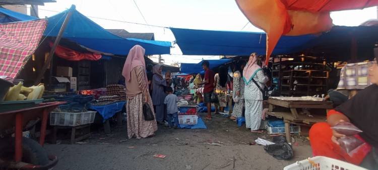 Harga Bahan Pokok di Pasar Tradisional Sibuhuan Alami Kenaikan