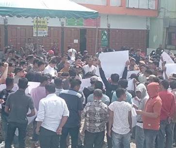 Massa Minta Bawaslu Palas Tangani Dugaan Kecurangan Penghitungan Suara Caleg