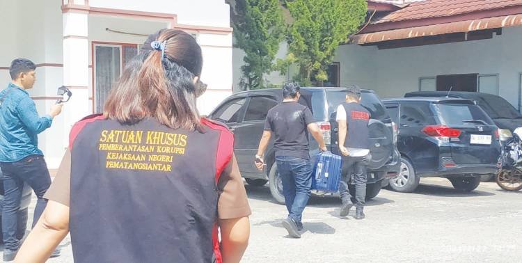 Terkait IMB dan Amdal, Kejari Geledah Kantor Dinas Lingkungan Hidup dan Kantor Perizinan Pematangsiantar