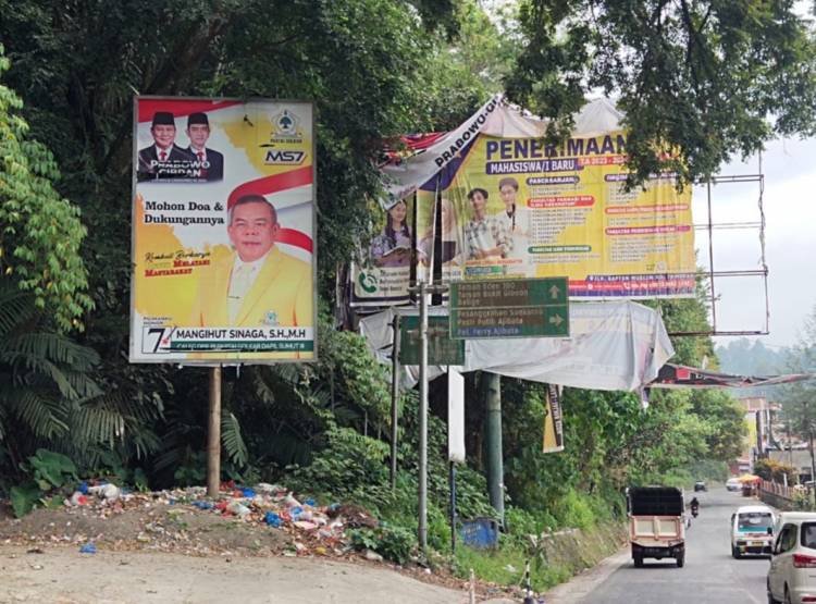 Warga Kecewa pada Penyelenggara Pemilu,  Banyak APK Caleg Berdiri di Parapat