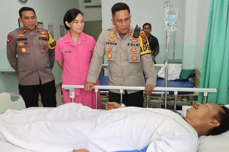 Drop Sehabis Pulang Pengamanan Rekapitulasi, Kanit Binmas Polsek Siantar Timur Dijenguk Kapolres