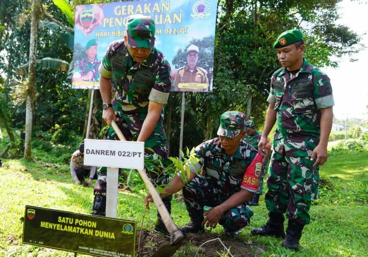 Danrem 022/PT Pimpin Penanaman Pohon Secara Serentak Melalui Vidcom Bersama Pangdam I/BB