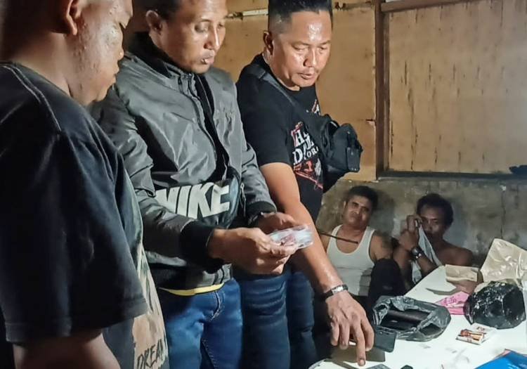 Polres Belawan Ringkus 2 Pengedar Sabu di Desa Manunggal